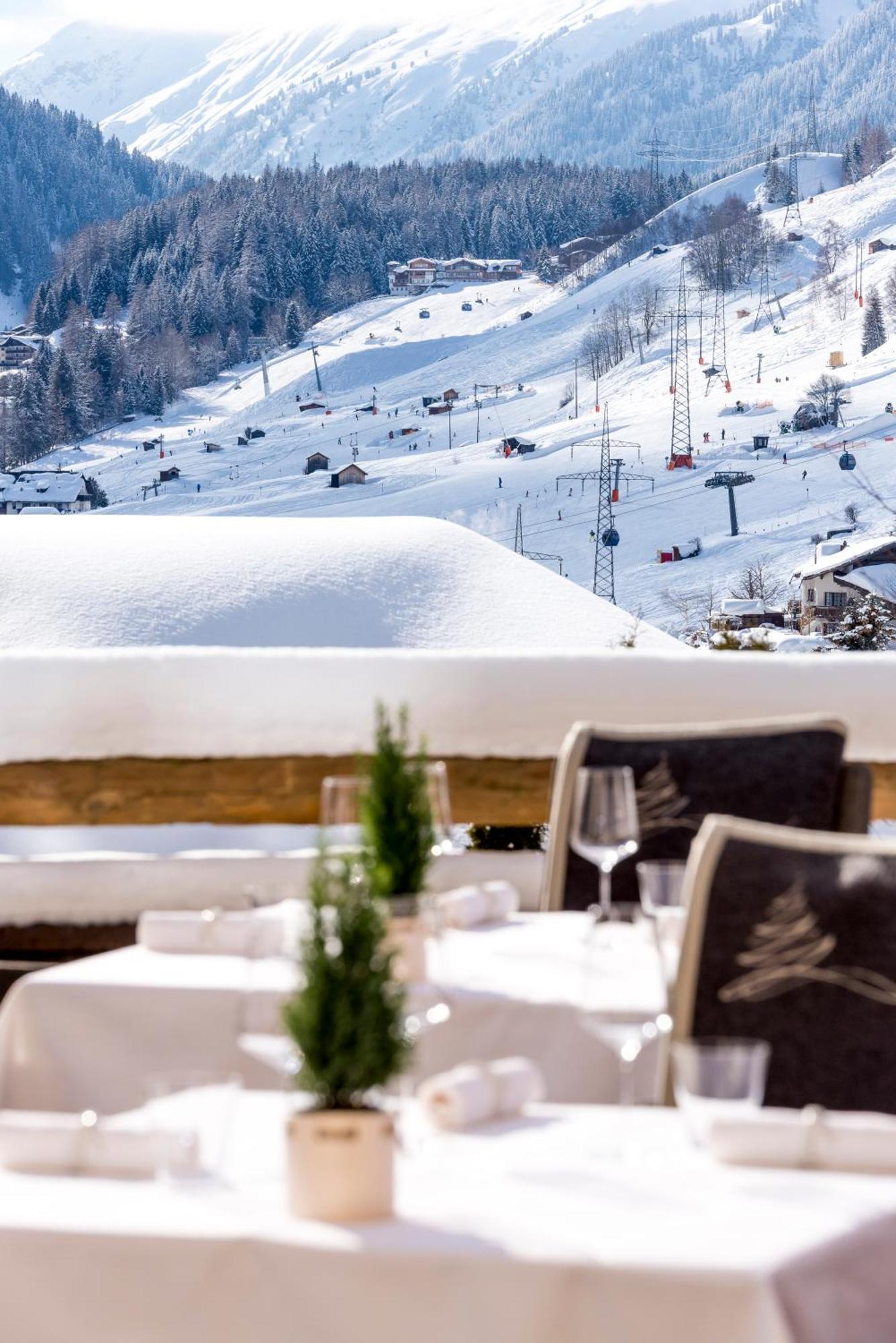 Hotel Tannenhof*****Superior Sankt Anton am Arlberg Exterior photo