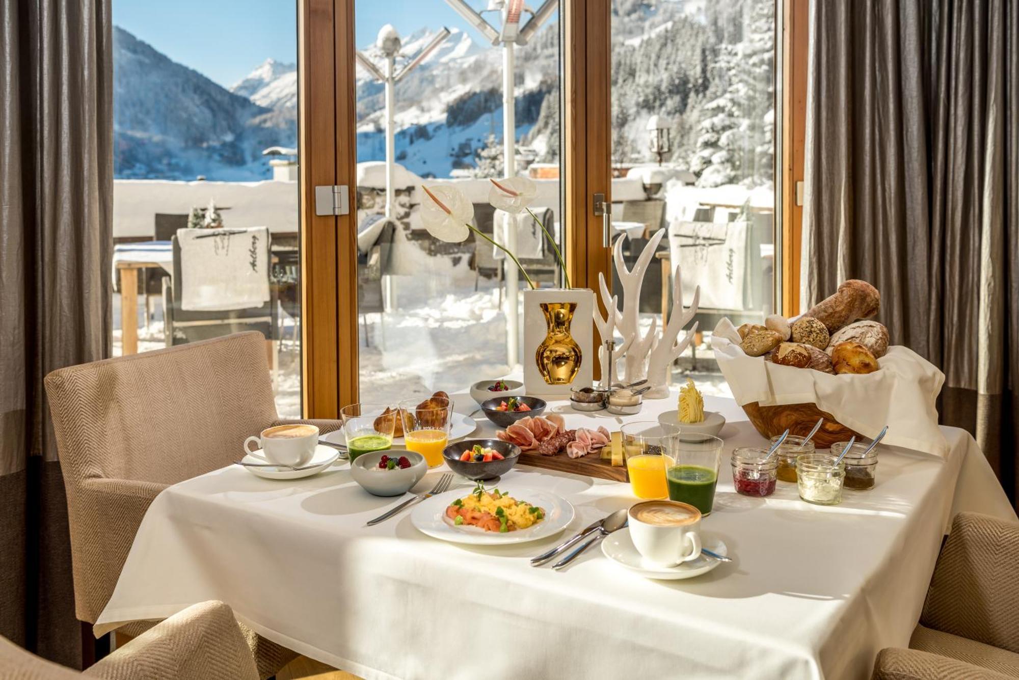 Hotel Tannenhof*****Superior Sankt Anton am Arlberg Exterior photo